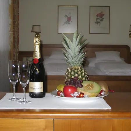 Otel Roswitha 3*